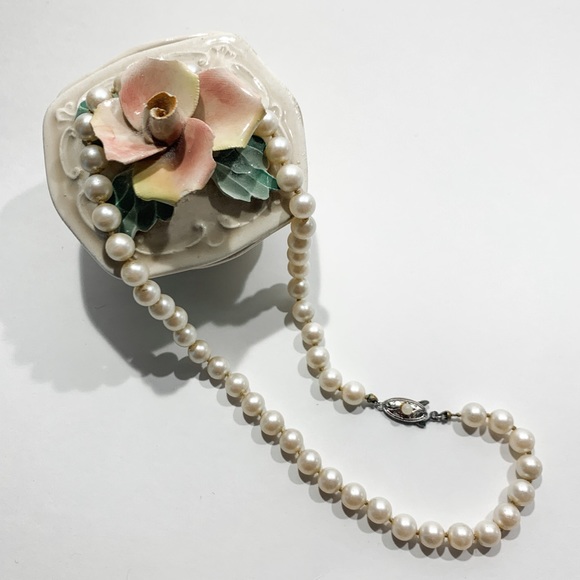 Vintage Jewelry - Genuine vintage akoya 16 inch pearls
